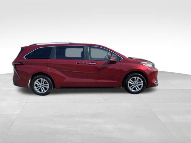 Certified 2024 Toyota Sienna Limited AWD/4WD image 2