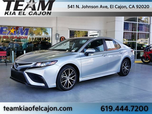 Used 2023 Toyota Camry SE image 5