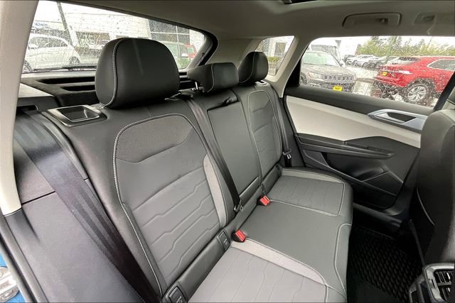 New 2025 Volkswagen Taos SE image 24
