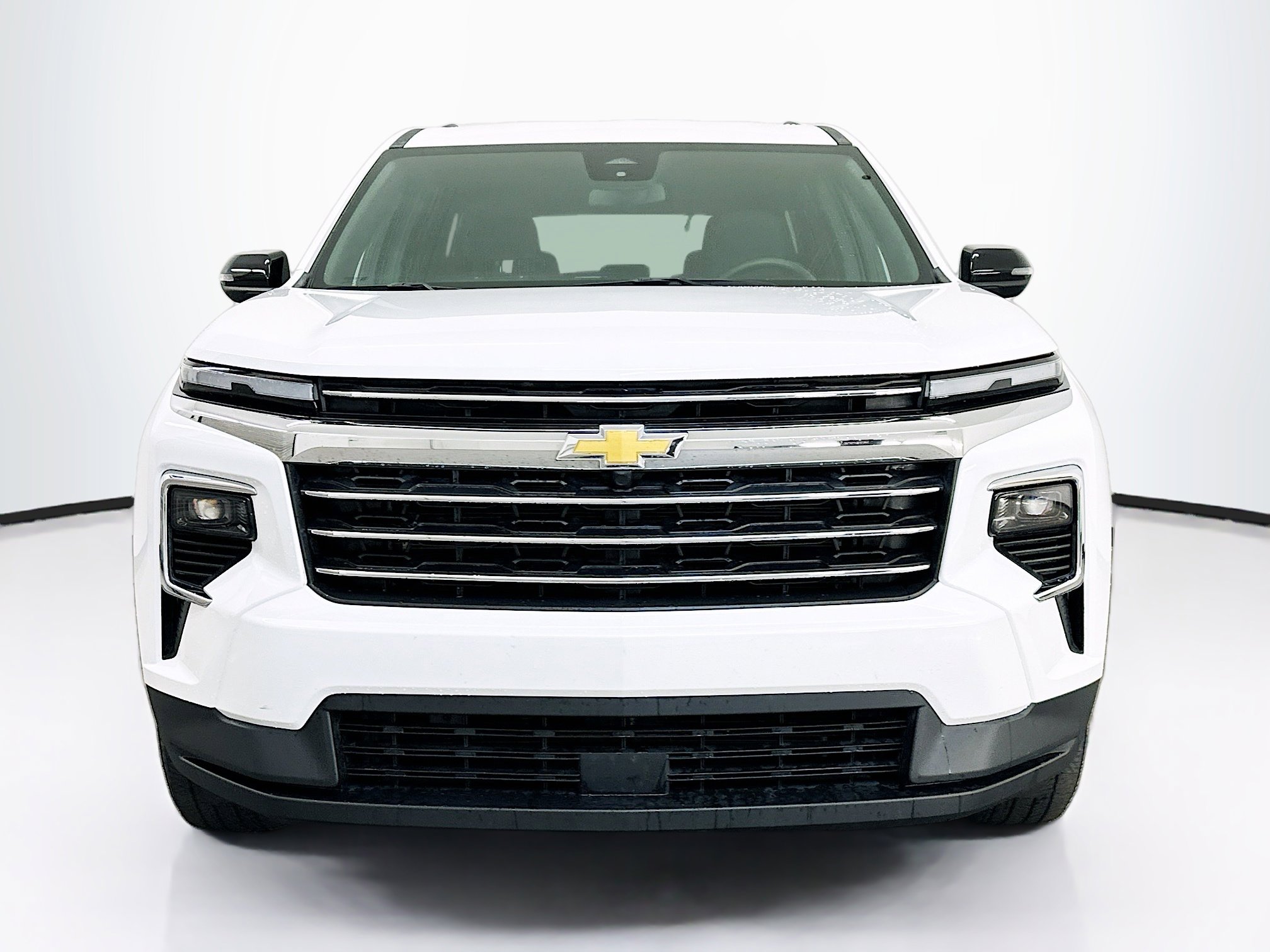 Used 2025 Chevrolet Traverse LT AWD/4WD image 2