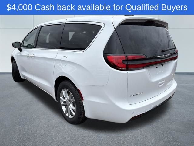 New 2026 Chrysler Pacifica Select video 2