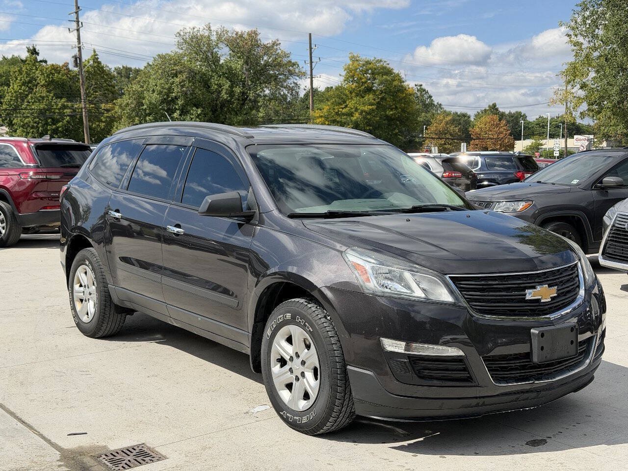 Used 2016 Chevrolet Traverse LS FWD image 4