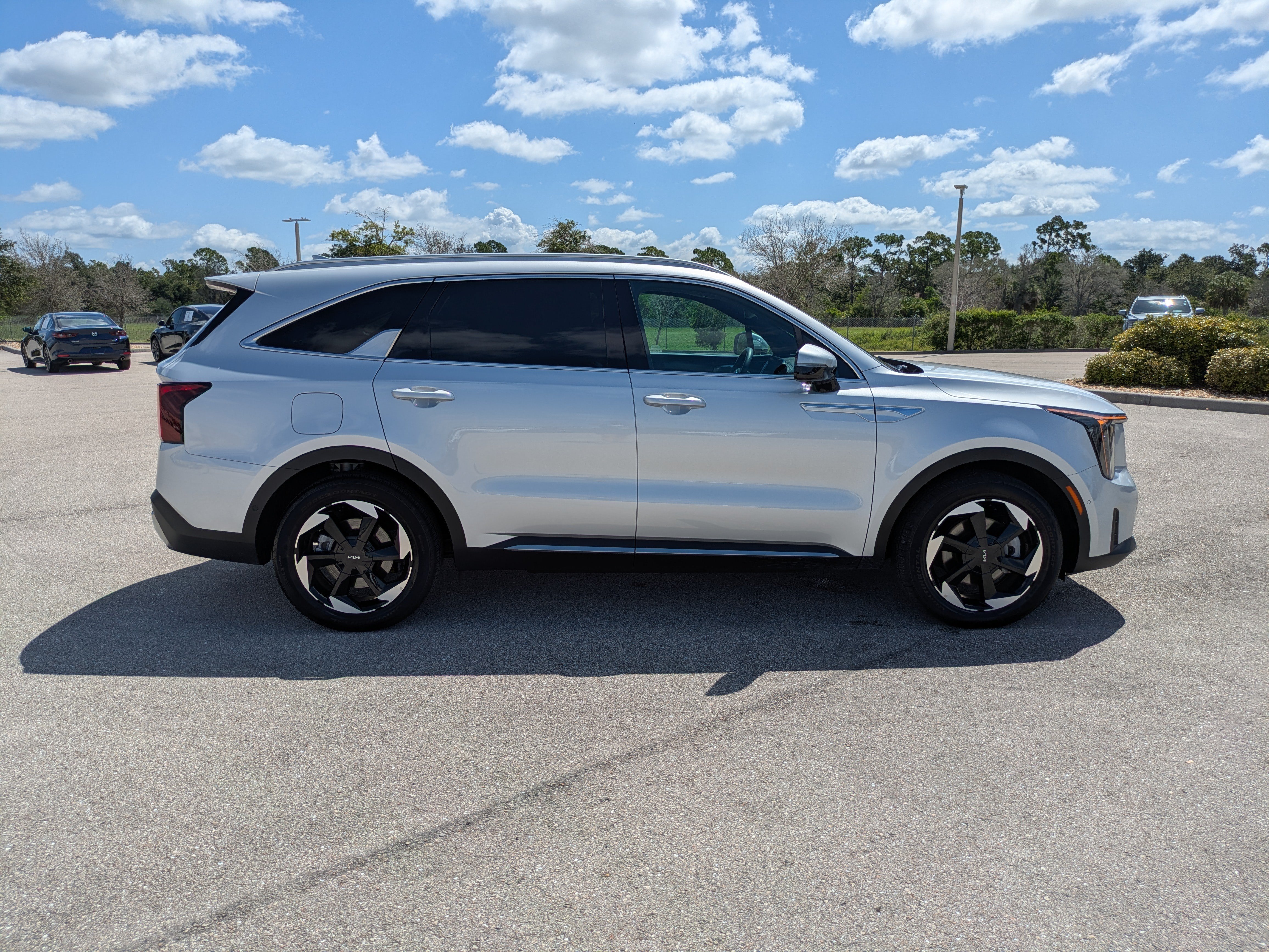 Certified 2025 Kia Sorento SX Prestige AWD/4WD image 3