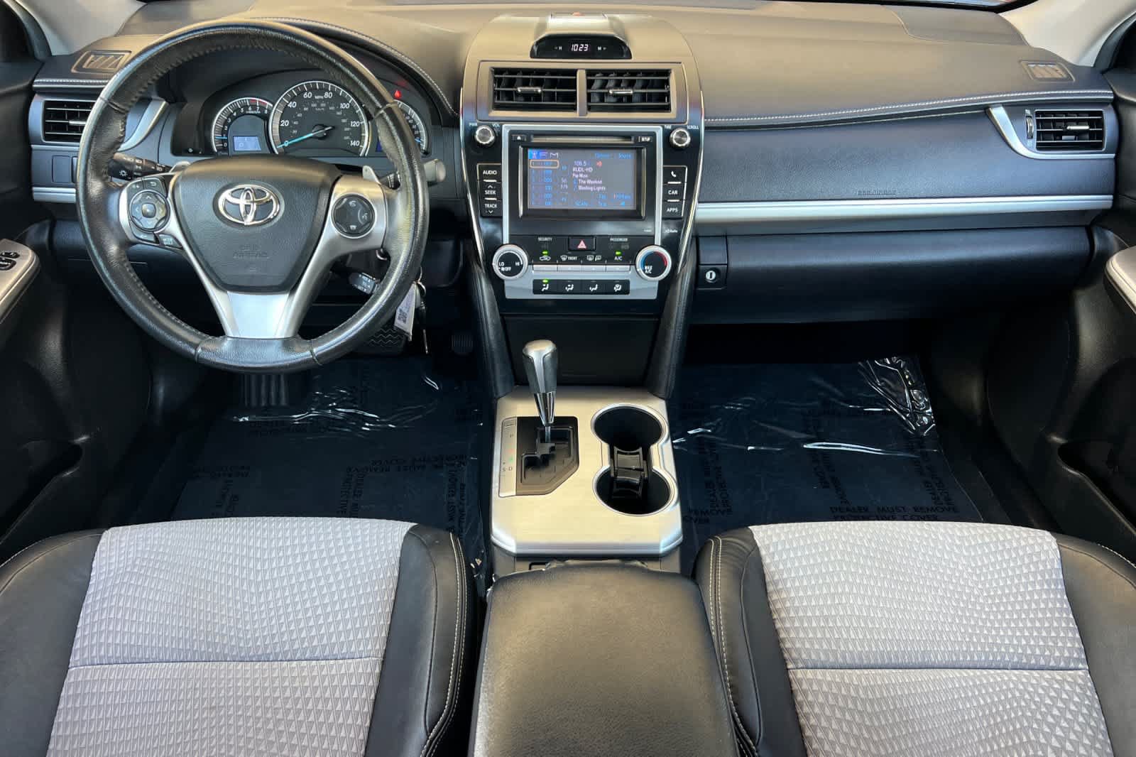 Used 2012 Toyota Camry SE FWD image 3