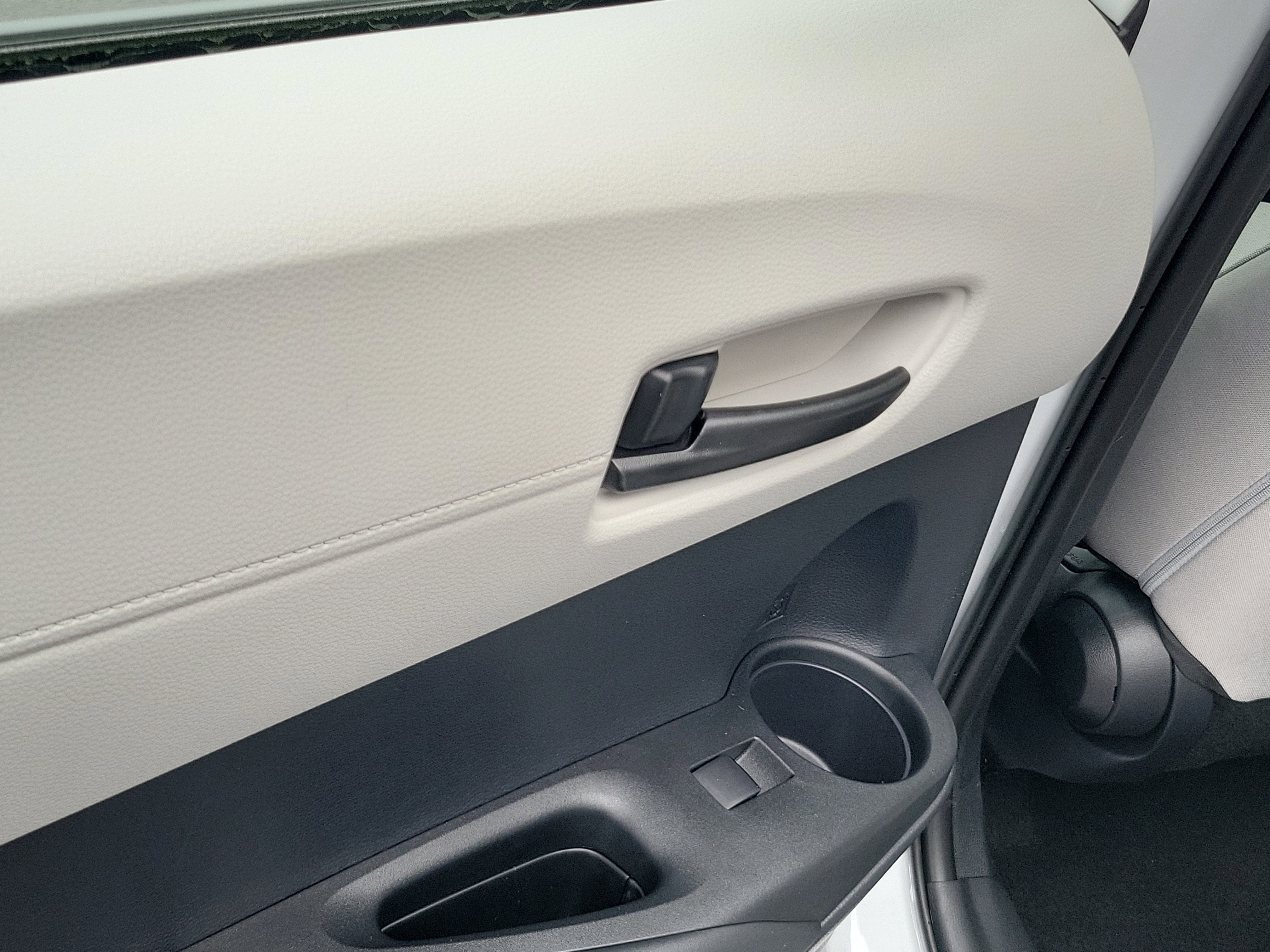 New 2026 Toyota Corolla Cross L image 26