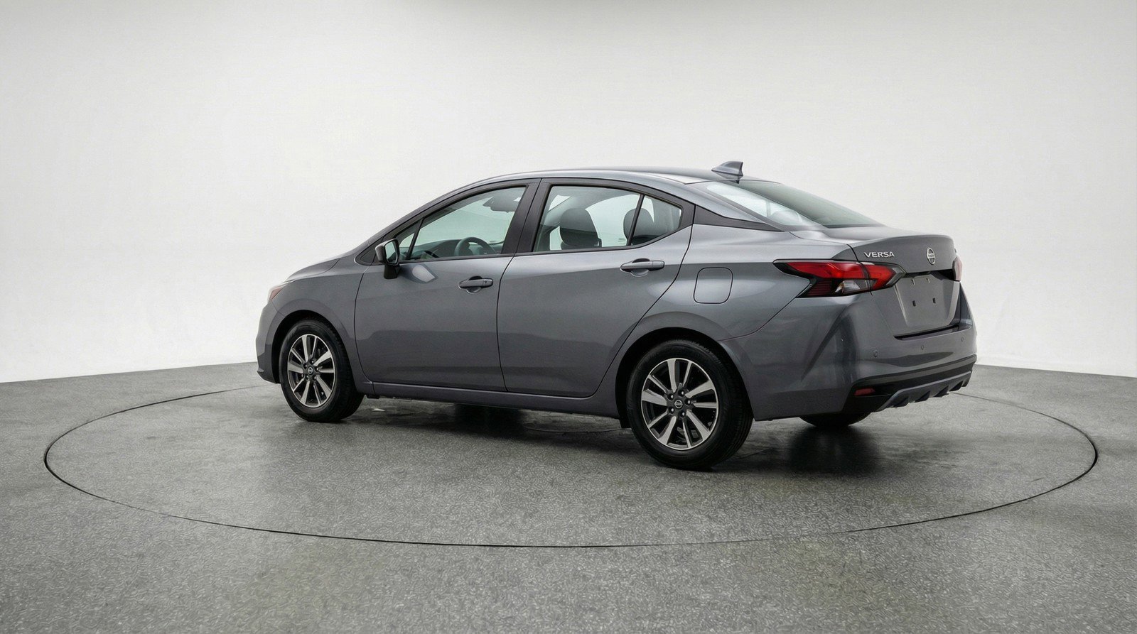 Used 2025 Nissan Versa SV image 6