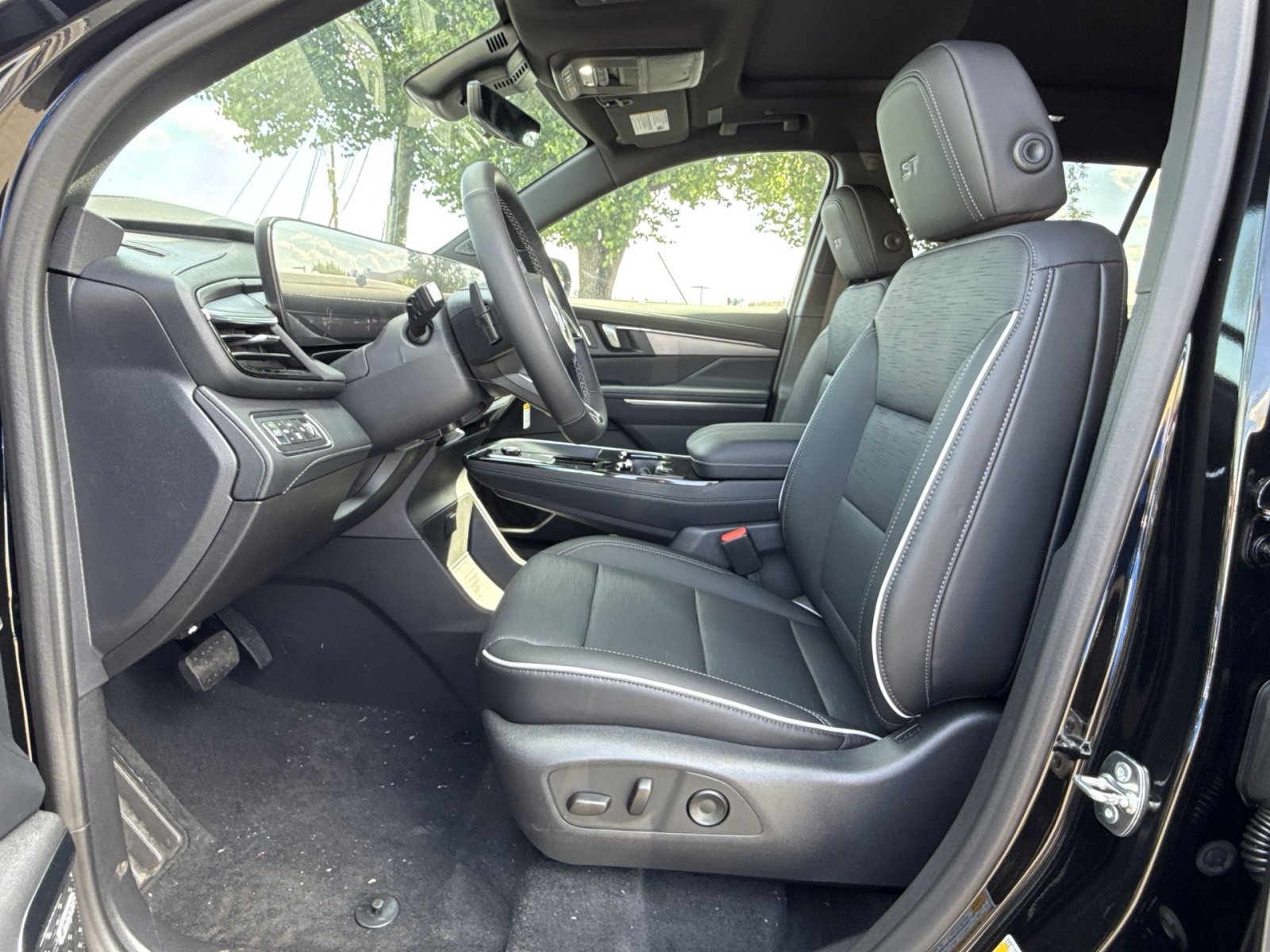 New 2026 Buick Enclave Sport Touring w/ Power Package AWD/4WD image 13