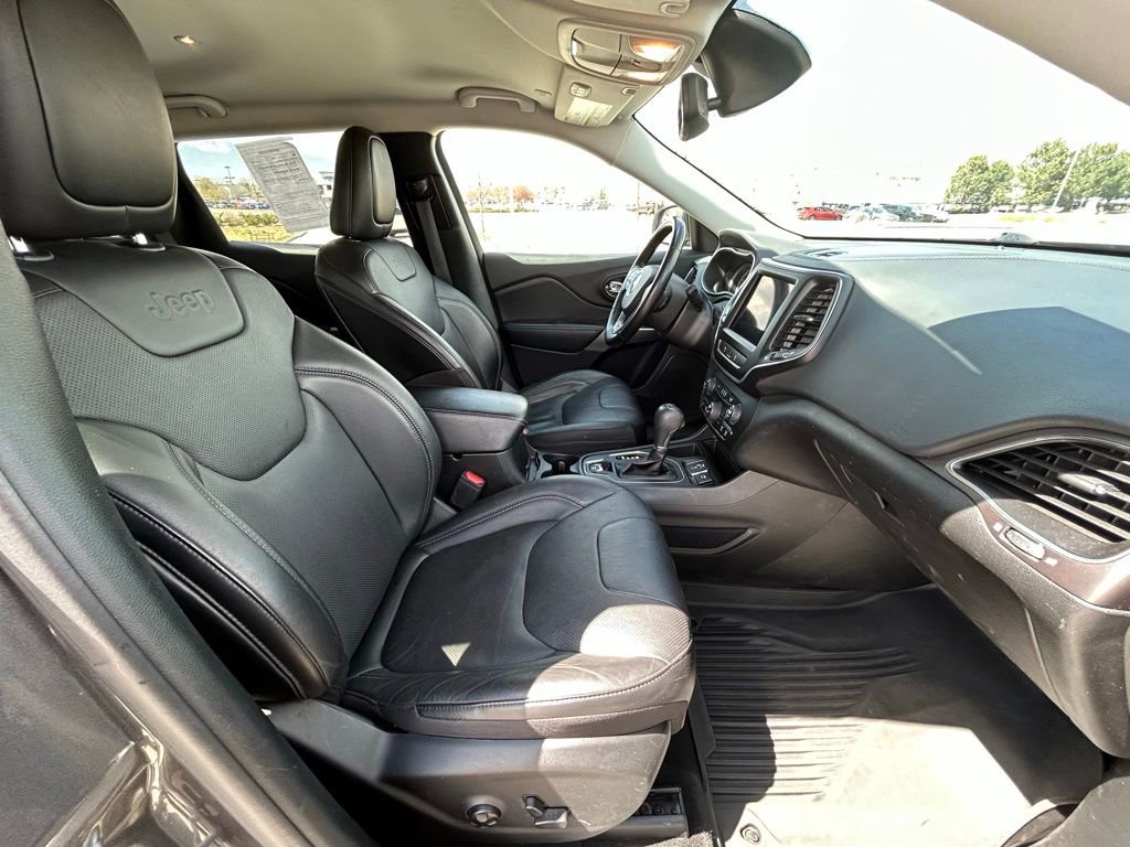 Used 2021 Jeep Cherokee Latitude Lux w/ Comfort/Convenience Group FWD image 31