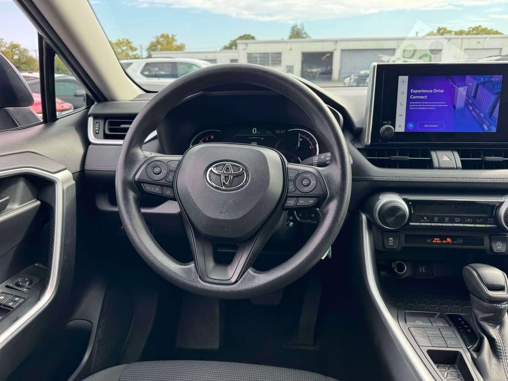 Used 2025 Toyota RAV4 LE AWD/4WD image 17