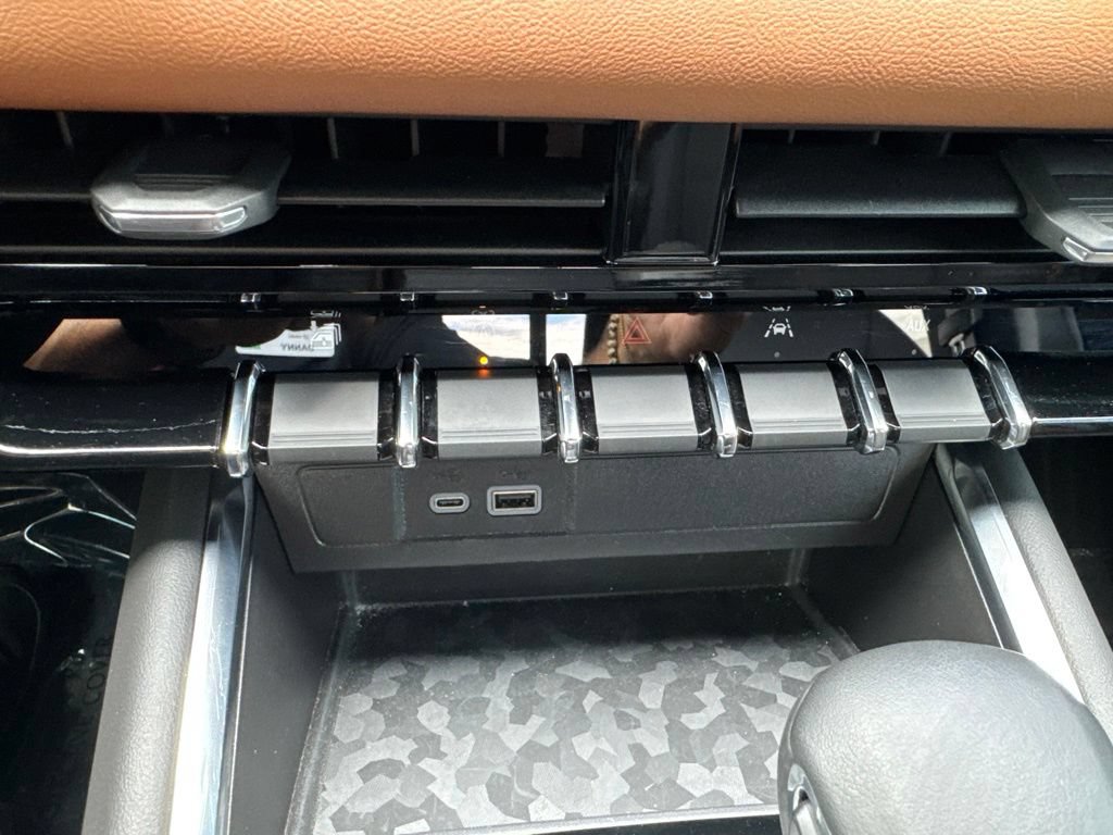 Used 2024 GMC Canyon AT4 w/ LPO, Skid Plate Package AWD/4WD image 16