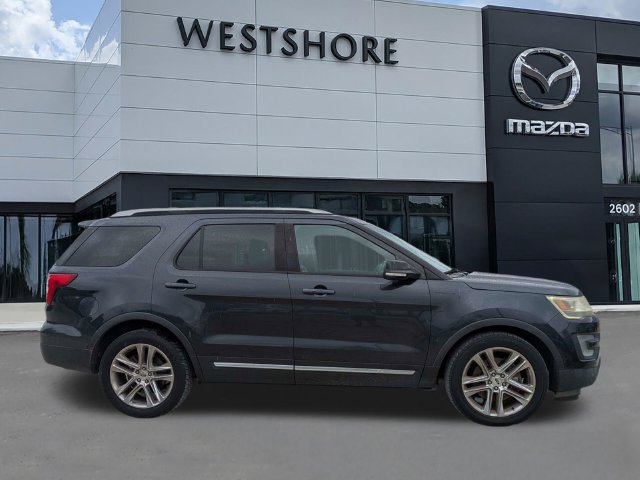 Used 2017 Ford Explorer XLT w/ Equipment Group 202A FWD image 2