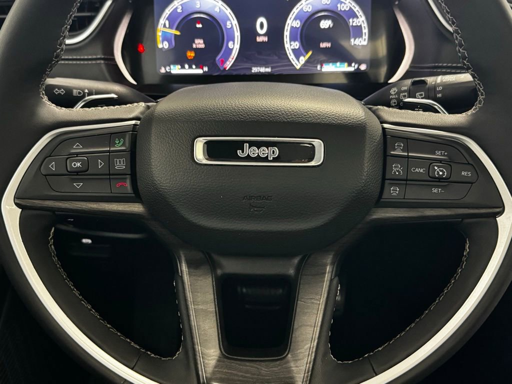 Certified 2024 Jeep Grand Cherokee L Limited w/ Luxury Tech Group II image 16