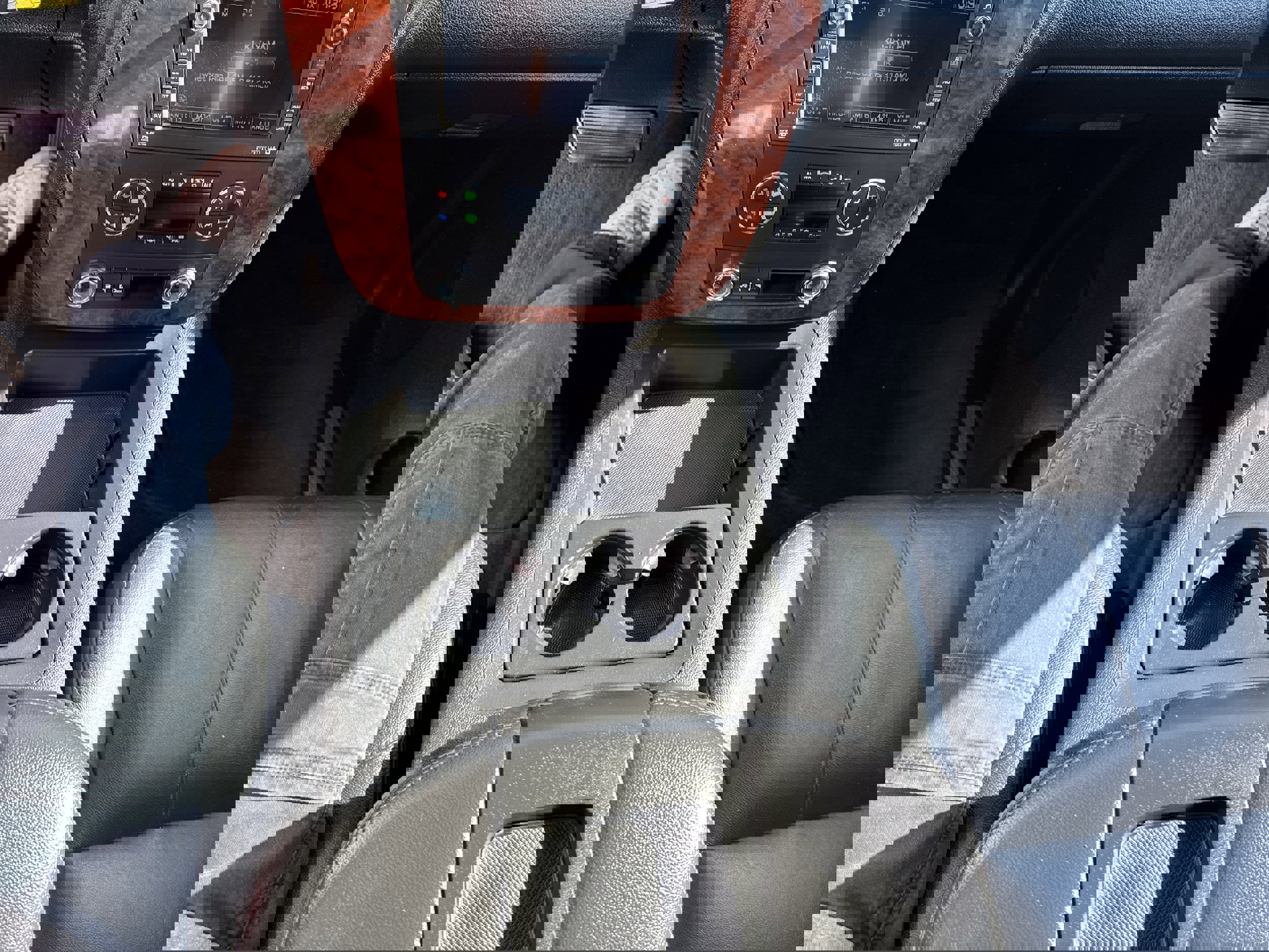 Used 2008 Chevrolet Tahoe 4WD Hybrid image 23