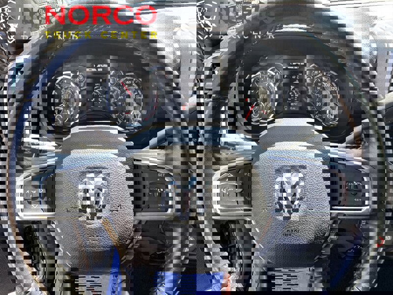 Used 2024 RAM 3500 Big Horn image 26