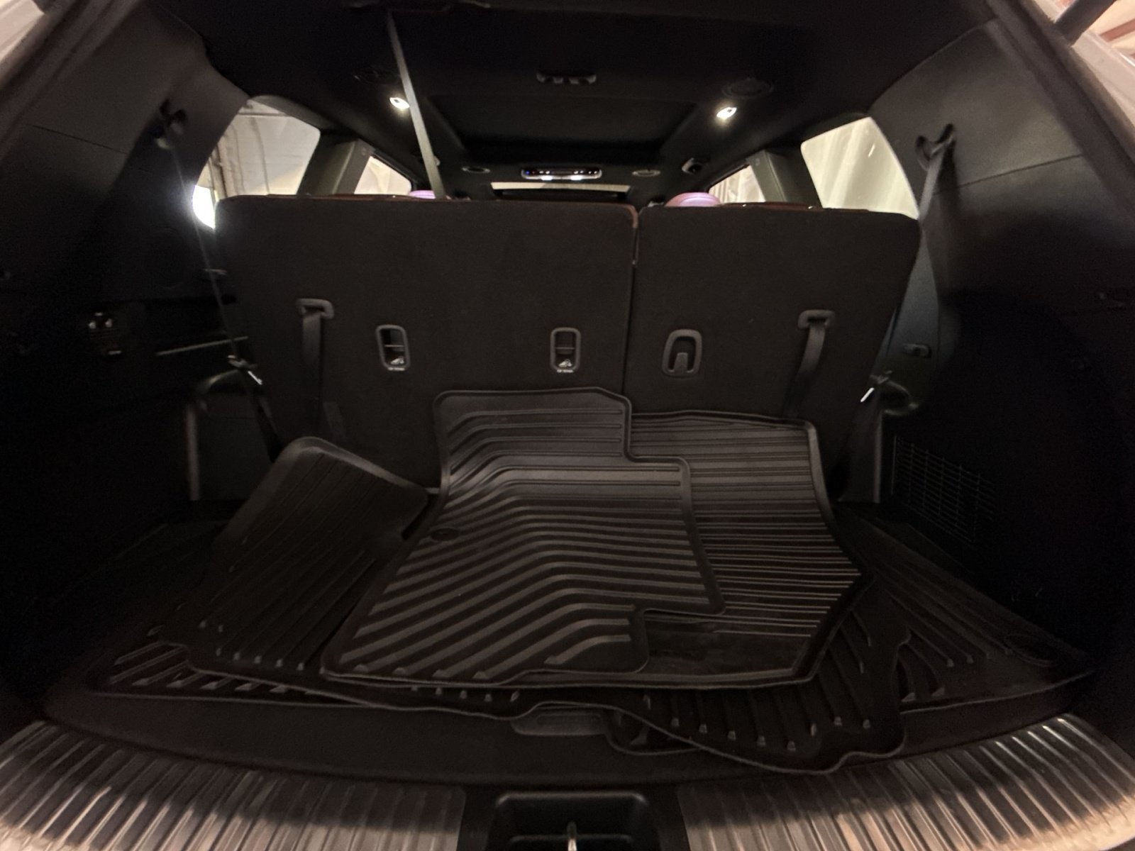 Used 2024 Kia Telluride SX w/ Towing Package FWD image 37