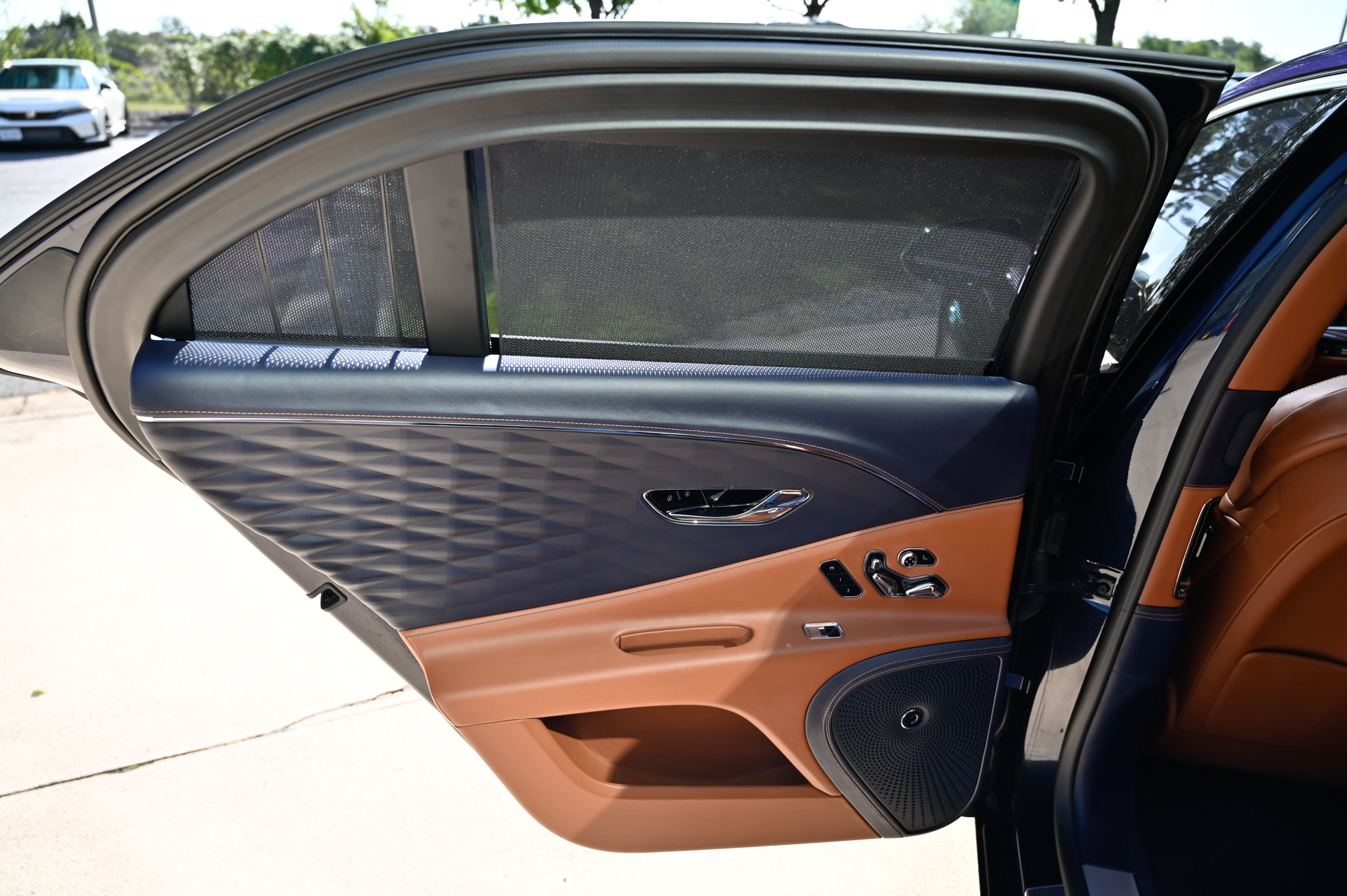 Used 2022 Bentley Flying Spur V8 AWD/4WD image 37