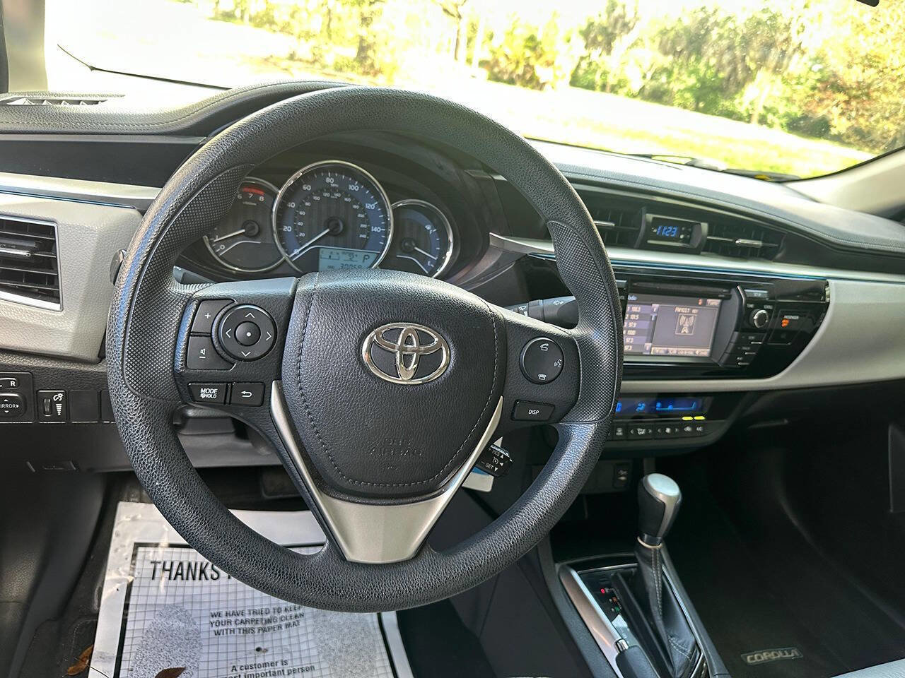 Used 2015 Toyota Corolla LE FWD image 23