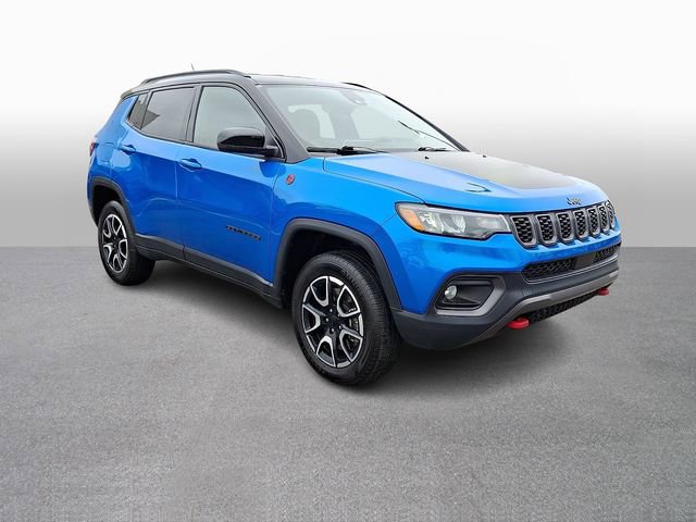 Used 2024 Jeep Compass Trailhawk image 3