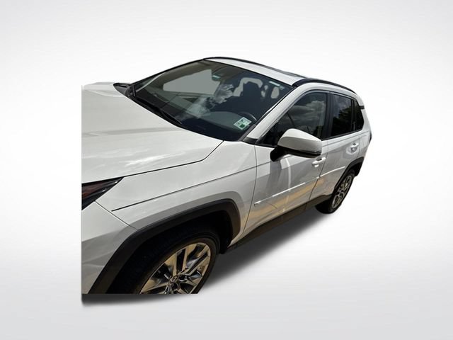 Used 2020 Toyota RAV4 XLE Premium FWD image 2