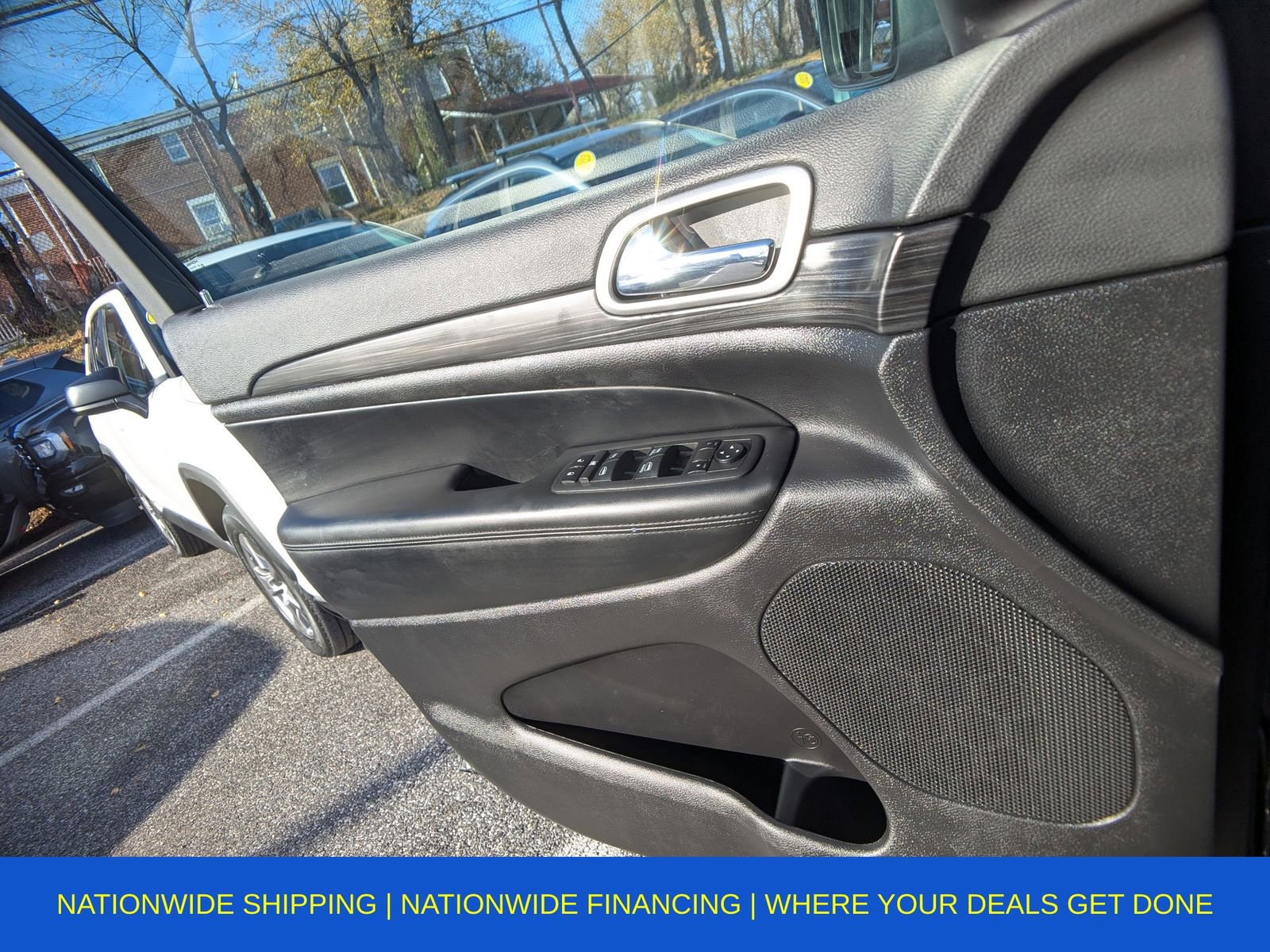 Used 2022 Jeep Grand Cherokee Laredo X image 30