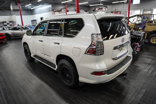 Used 2017 Lexus GX 460 Luxury w/ Preferred Accessory Package AWD/4WD image 3