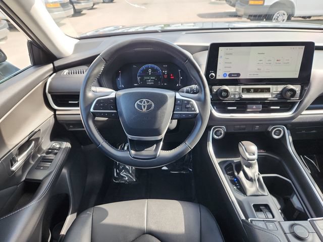 Used 2025 Toyota Grand Highlander FWD image 22