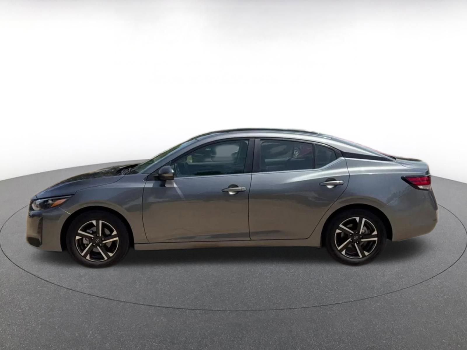 Used 2025 Nissan Sentra SV FWD image 9
