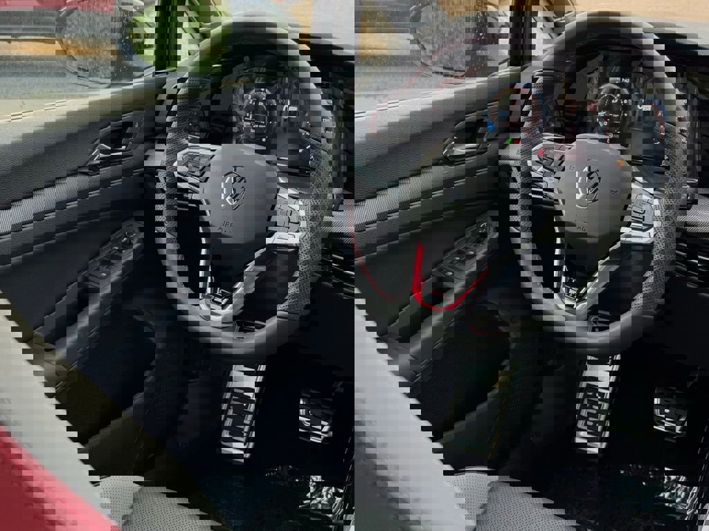 New 2025 Volkswagen GTI SE image 34