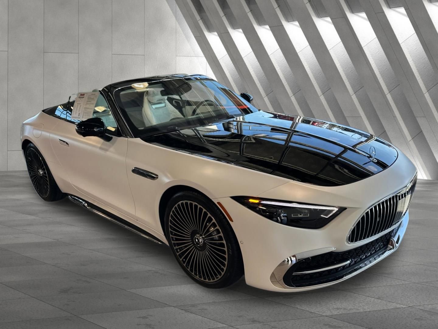 Used 2026 Mercedes-Benz Maybach SL 680 image 2