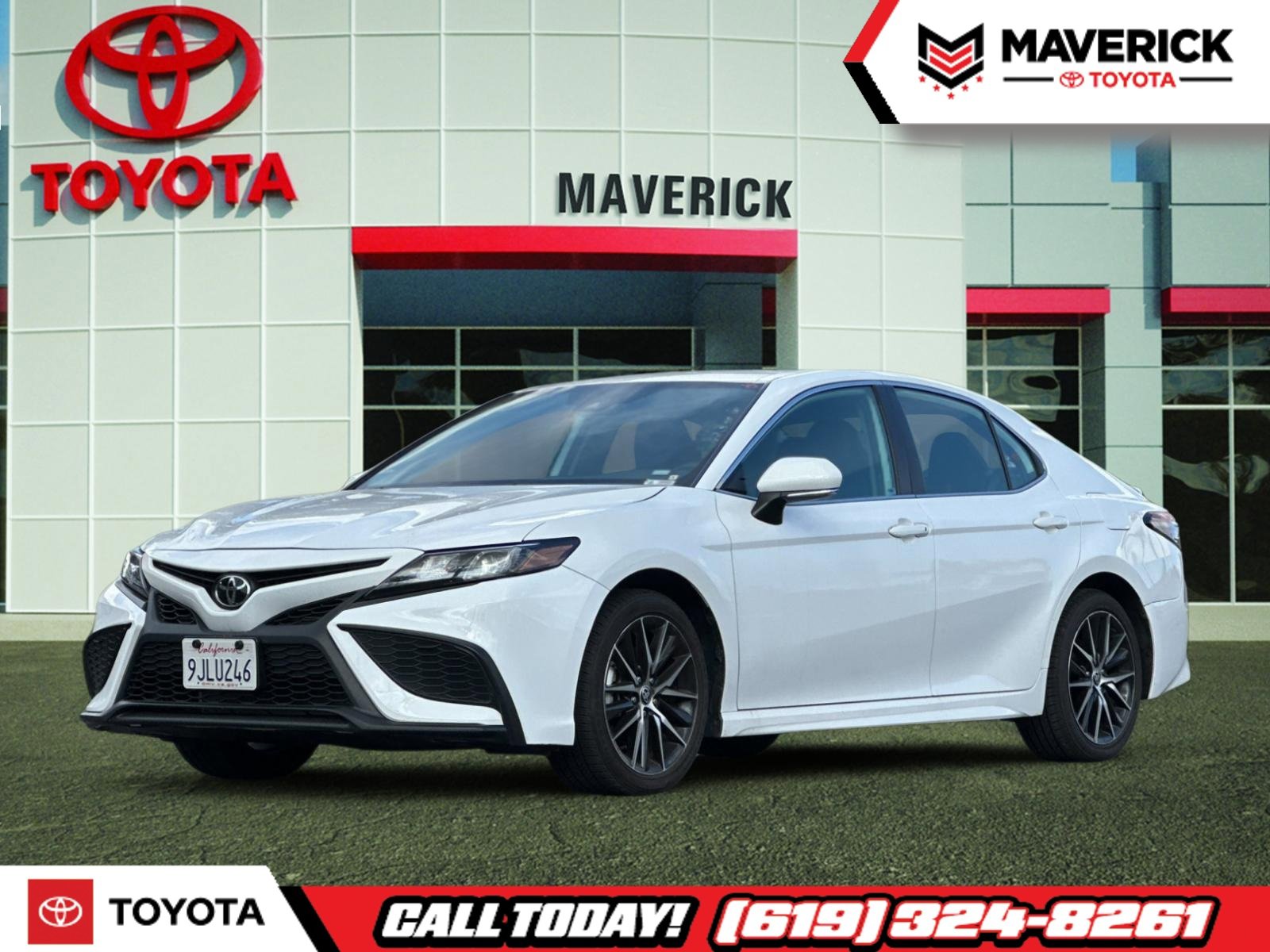 Used 2024 Toyota Camry SE image 1