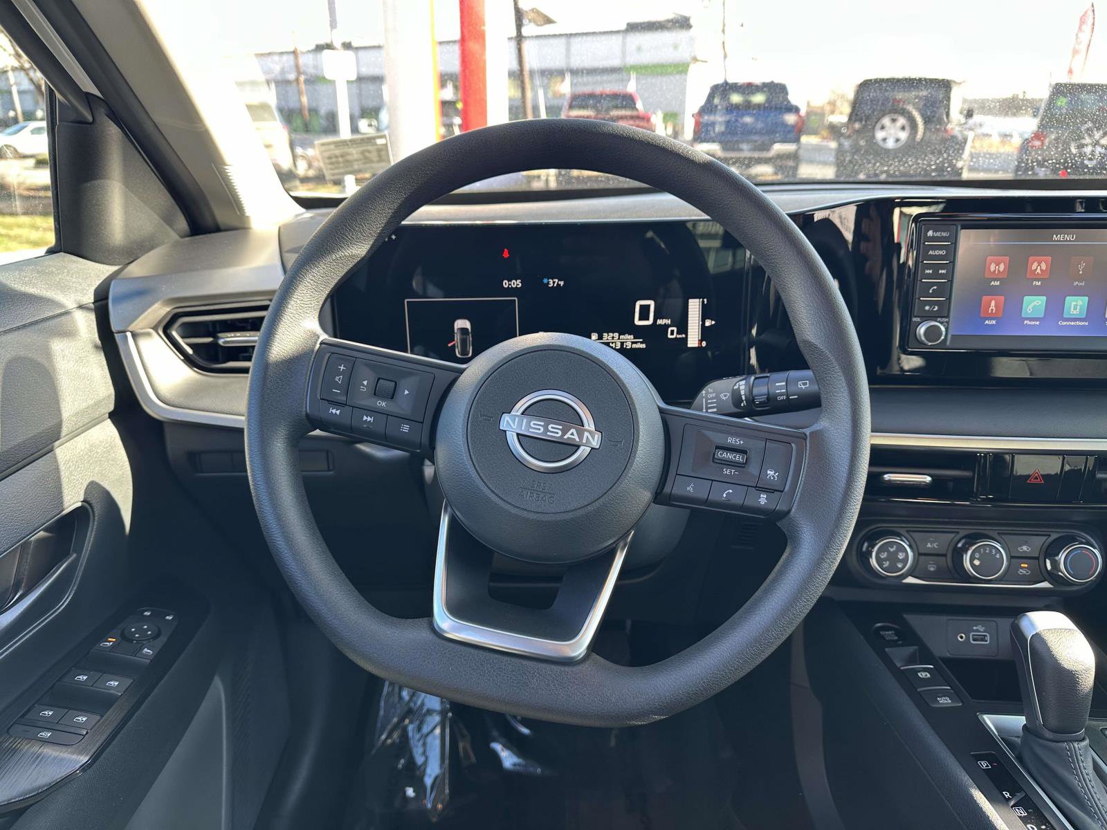Used 2025 Nissan Kicks S image 10