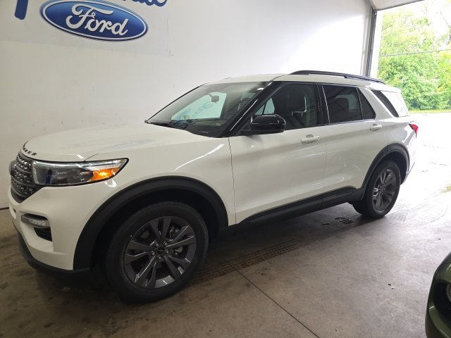 Used 2023 Ford Explorer XLT w/ Equipment Group 202A image 31