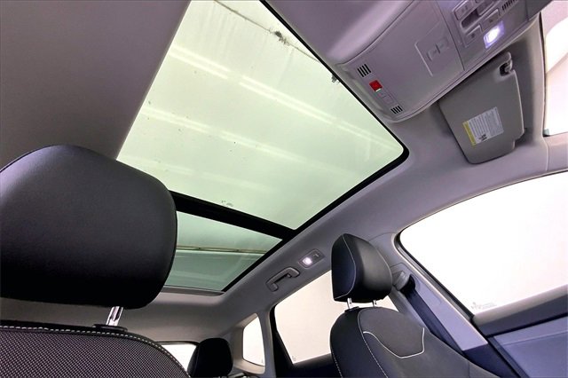 Used 2024 Volkswagen Taos SE image 22