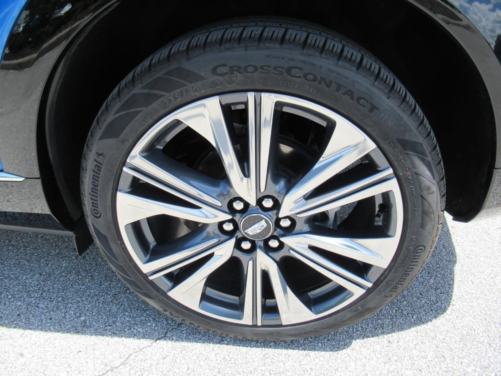 Certified 2025 Cadillac Optiq Luxury 2 AWD/4WD image 9