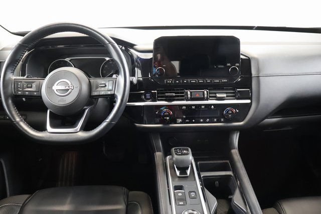 Used 2025 Nissan Pathfinder SL AWD/4WD image 11