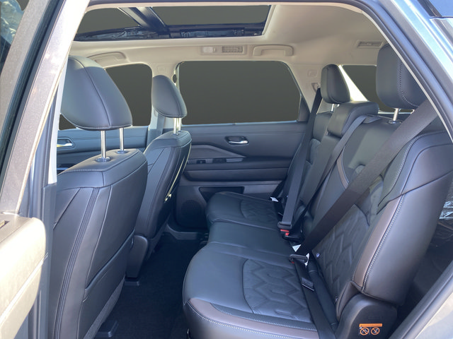 New 2026 Nissan Pathfinder Platinum w/ Cargo Package AWD/4WD image 22