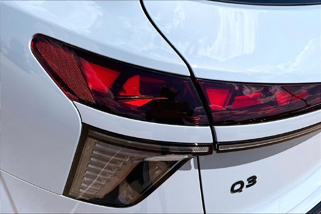 New 2026 Audi Q3 quattro 2.0T AWD/4WD image 32