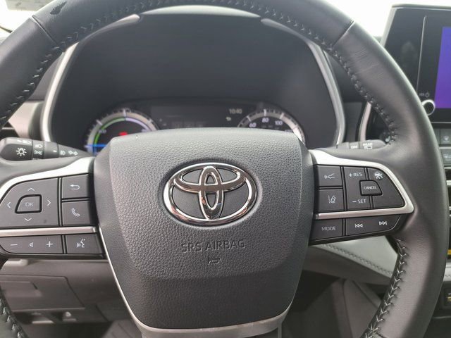 Used 2023 Toyota Highlander XLE AWD/4WD image 15