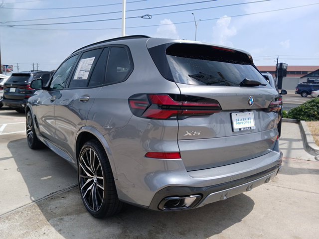 New 2026 BMW X5 xDrive40i w/ M Sport Package AWD/4WD image 7