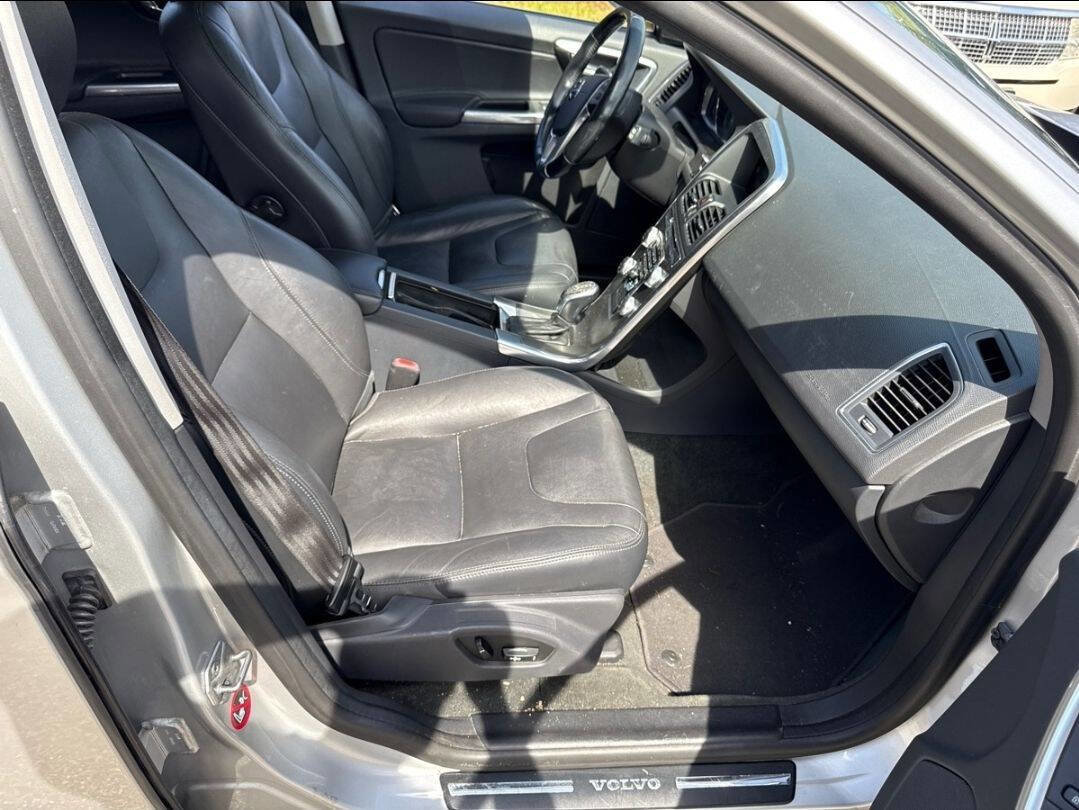Used 2015 Volvo XC60 T5 image 14