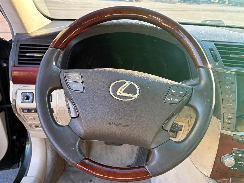Used 2011 Lexus LS 460 w/ Comfort Pkg RWD image 18