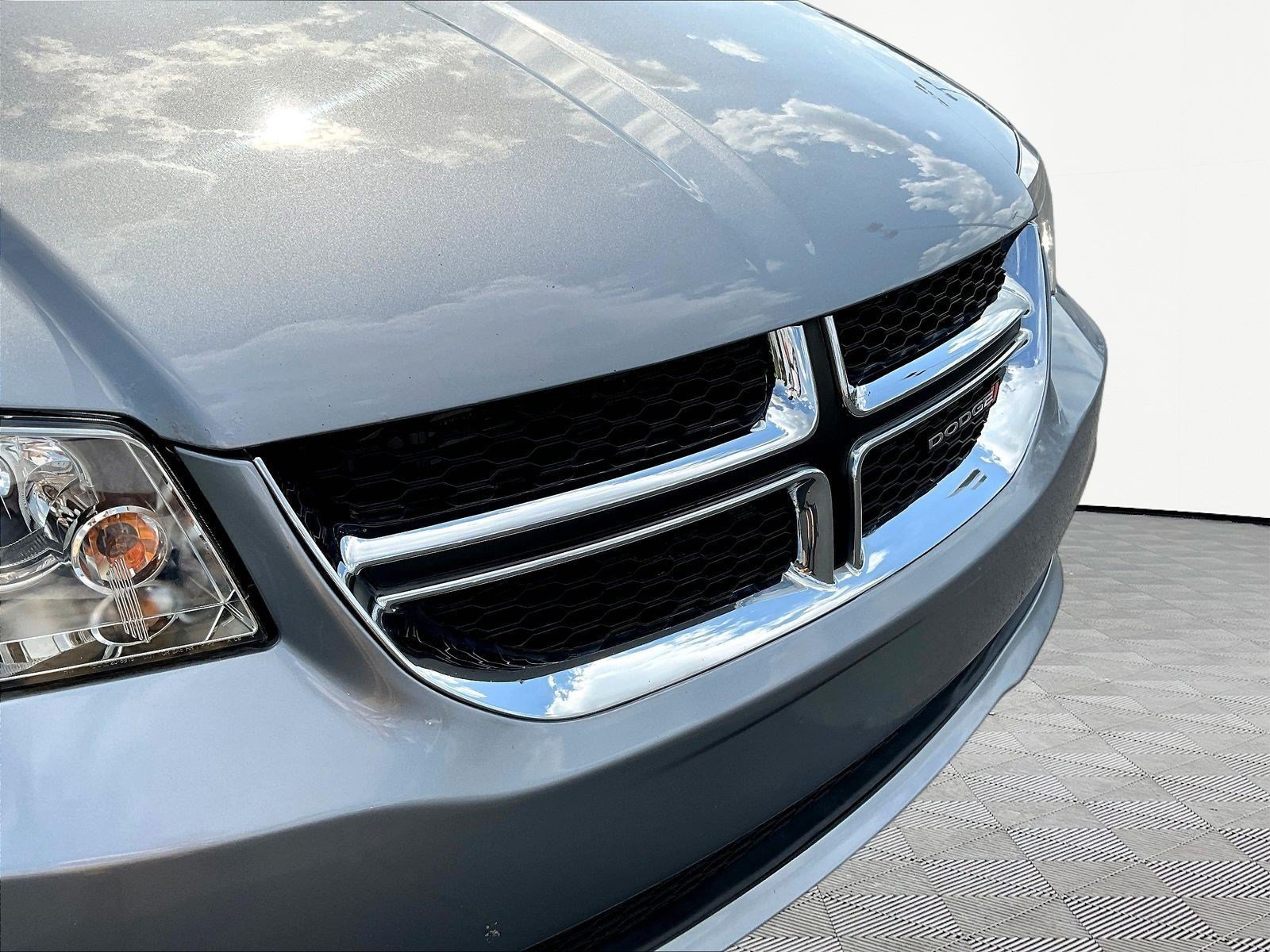 Used 2020 Dodge Grand Caravan SXT FWD image 33