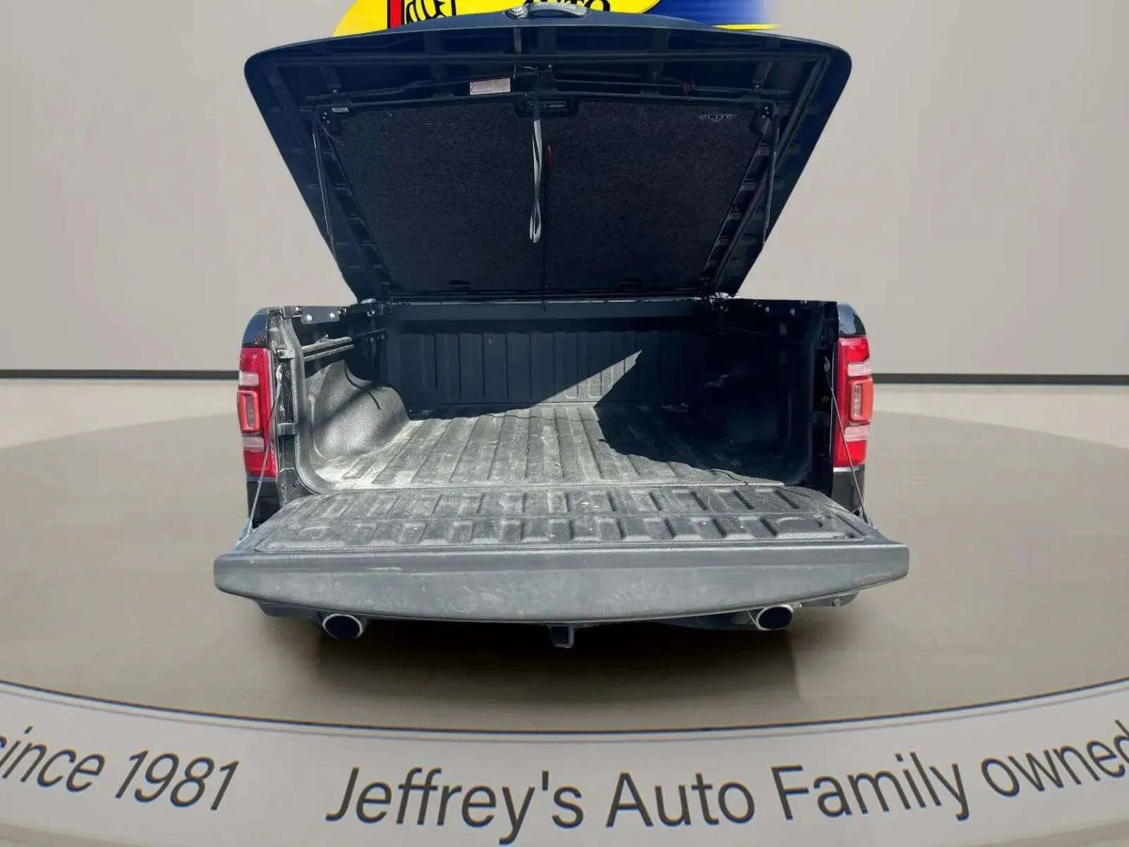 Used 2019 RAM 1500 Limited image 9