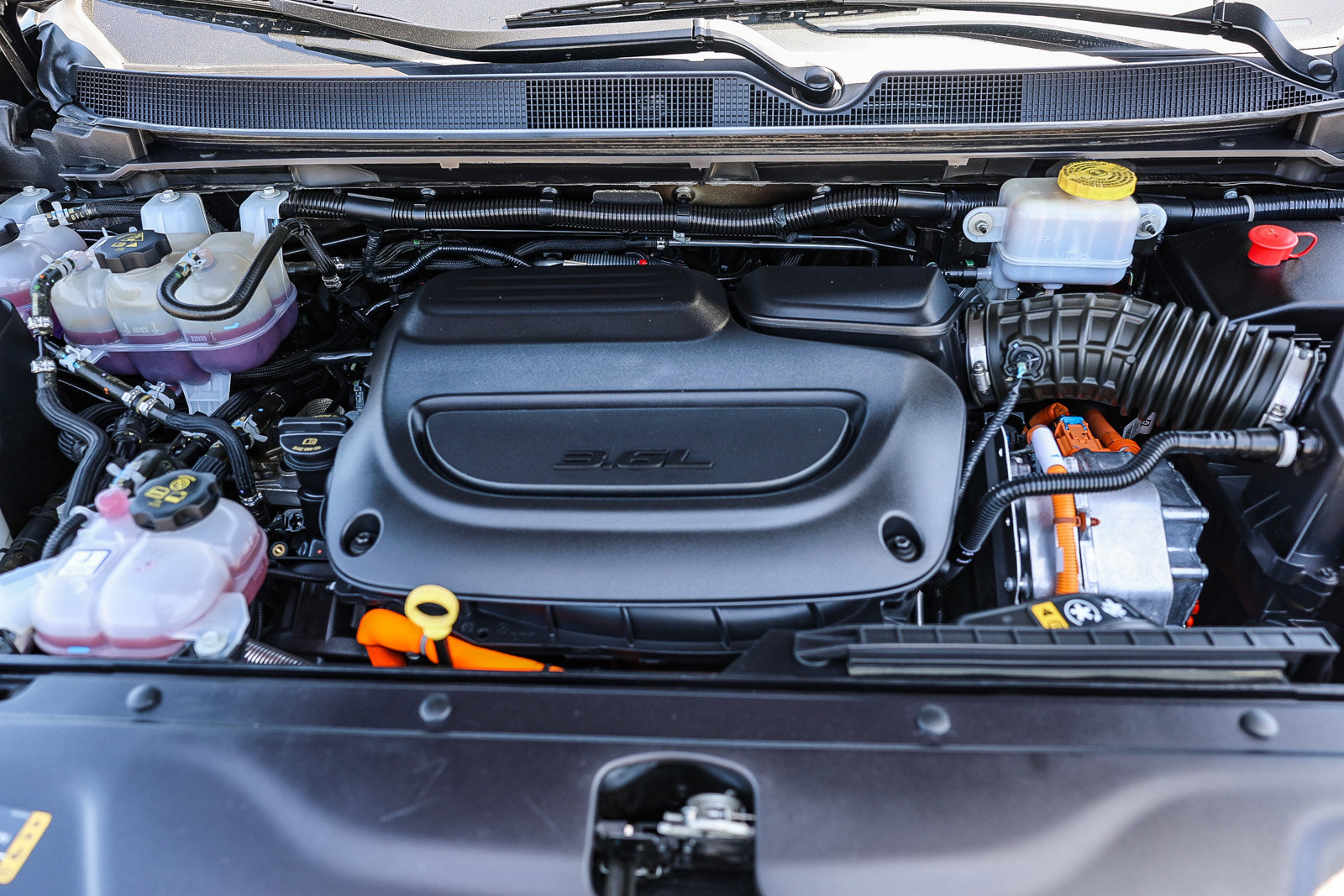 Used 2024 Chrysler Pacifica Select FWD image 17