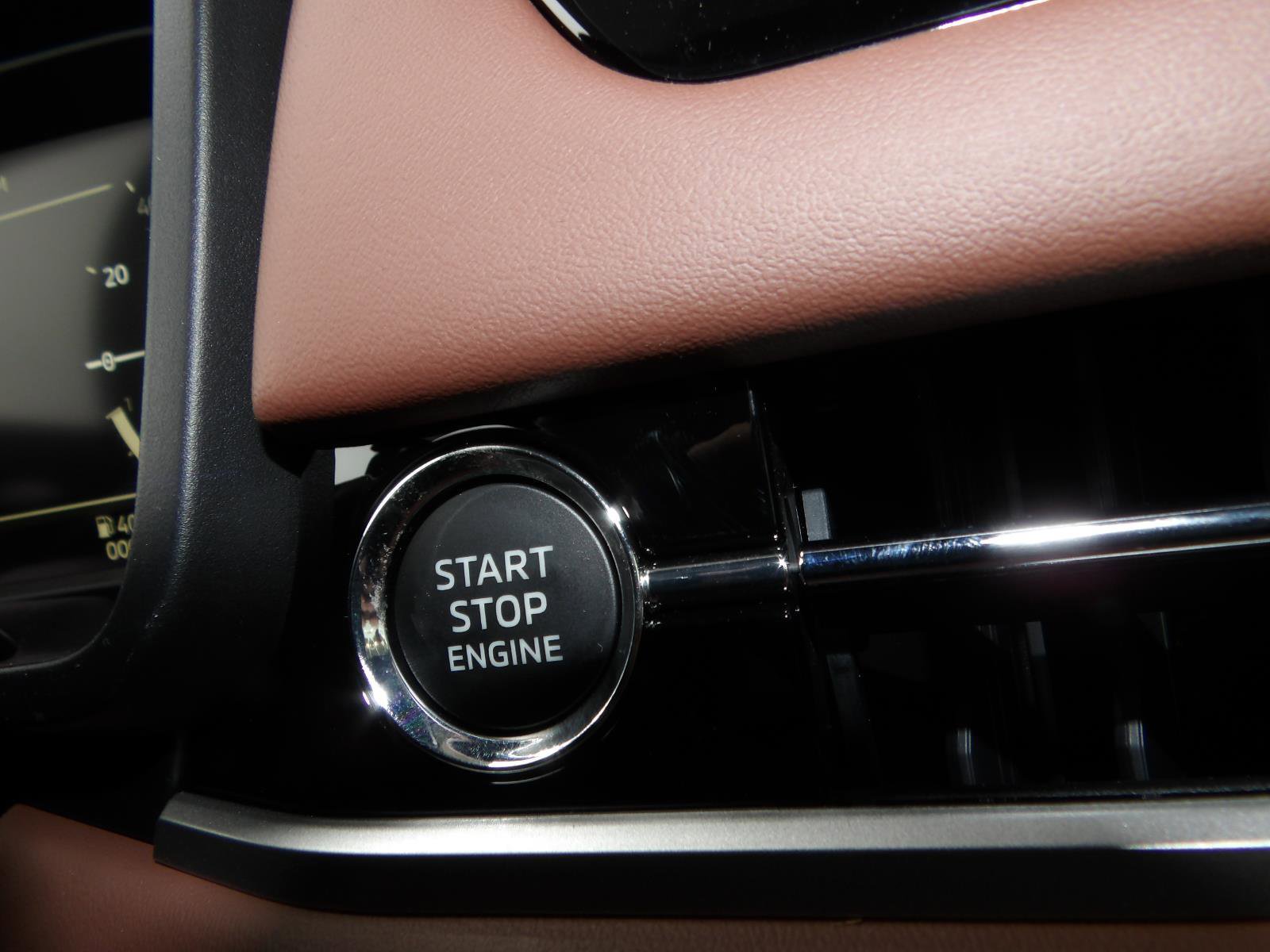 New 2026 Mitsubishi Outlander SEL image 28