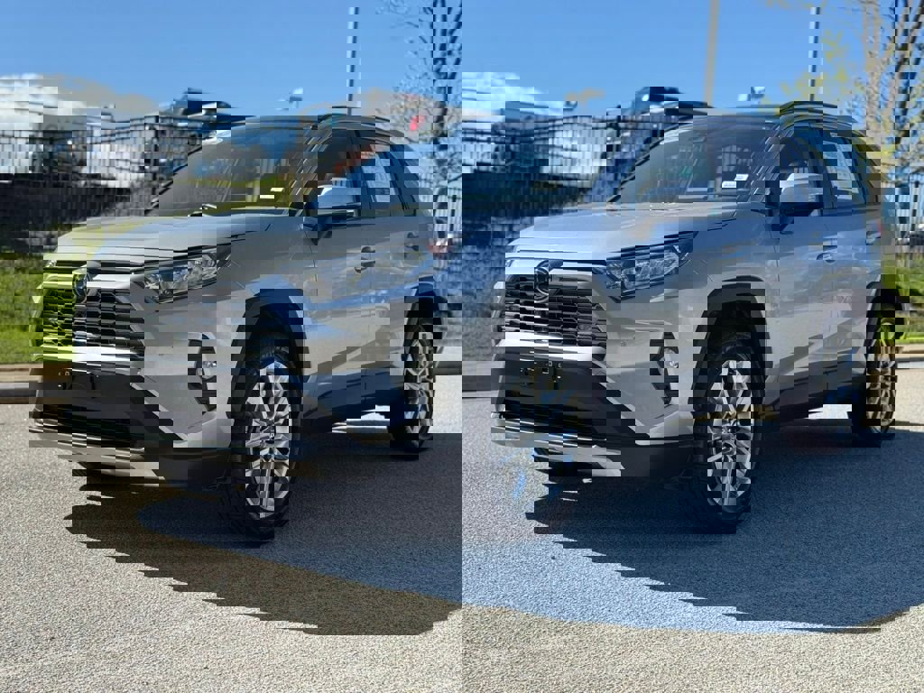 Used 2021 Toyota RAV4 Limited image 13