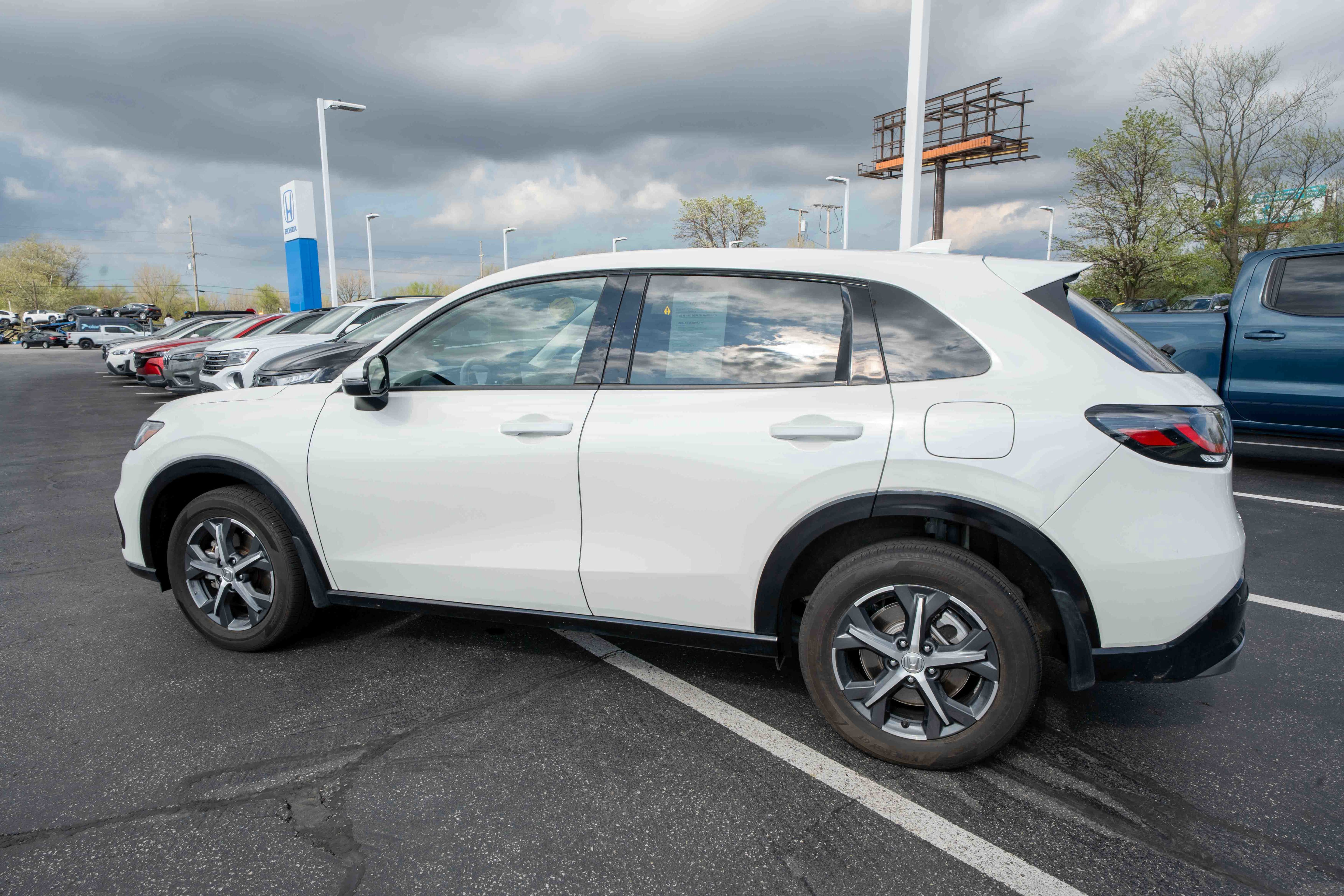 Used 2024 Honda HR-V EX-L image 4