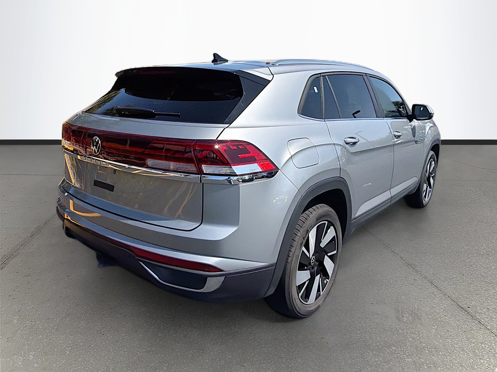 Used 2025 Volkswagen Atlas Cross Sport SE image 4