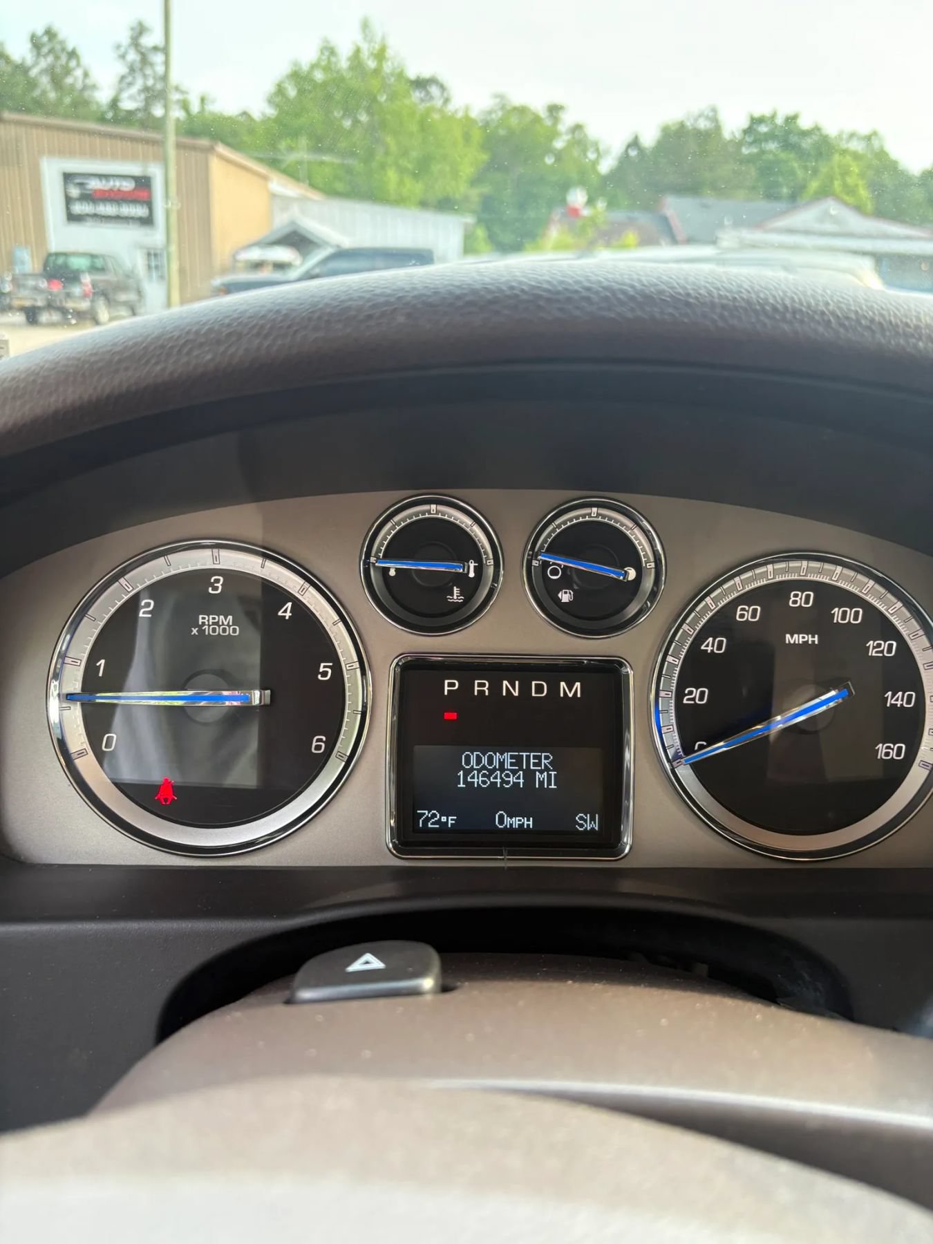 Used 2011 Cadillac Escalade Premium AWD/4WD image 17