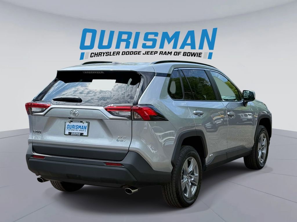 Used 2025 Toyota RAV4 XLE w/ Convenience Package AWD/4WD image 2
